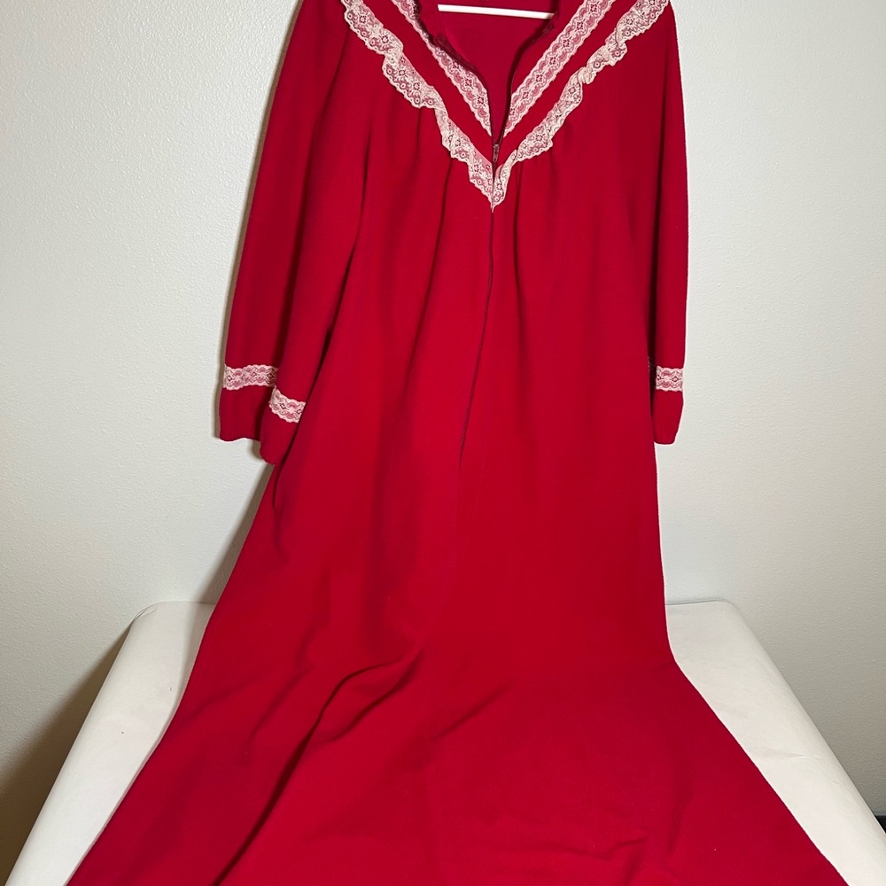 Vintage Sears nightgown size‎ L red lace collar